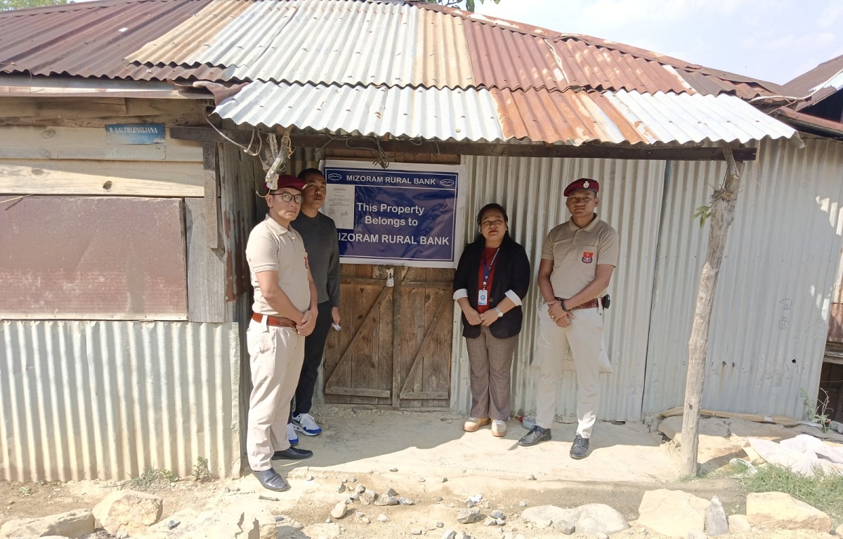 Champhai district magistrate thupek bawhzuiin loan rul tha duhlo mi 3 te in dinglai chhuhsak