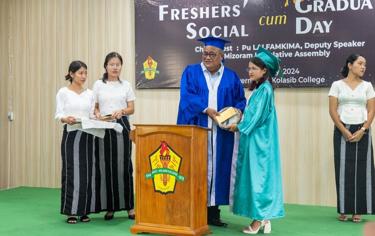 Deputy speaker in govt. Kolasib college freshers’ social & graduation day, 2024 a hmanpui