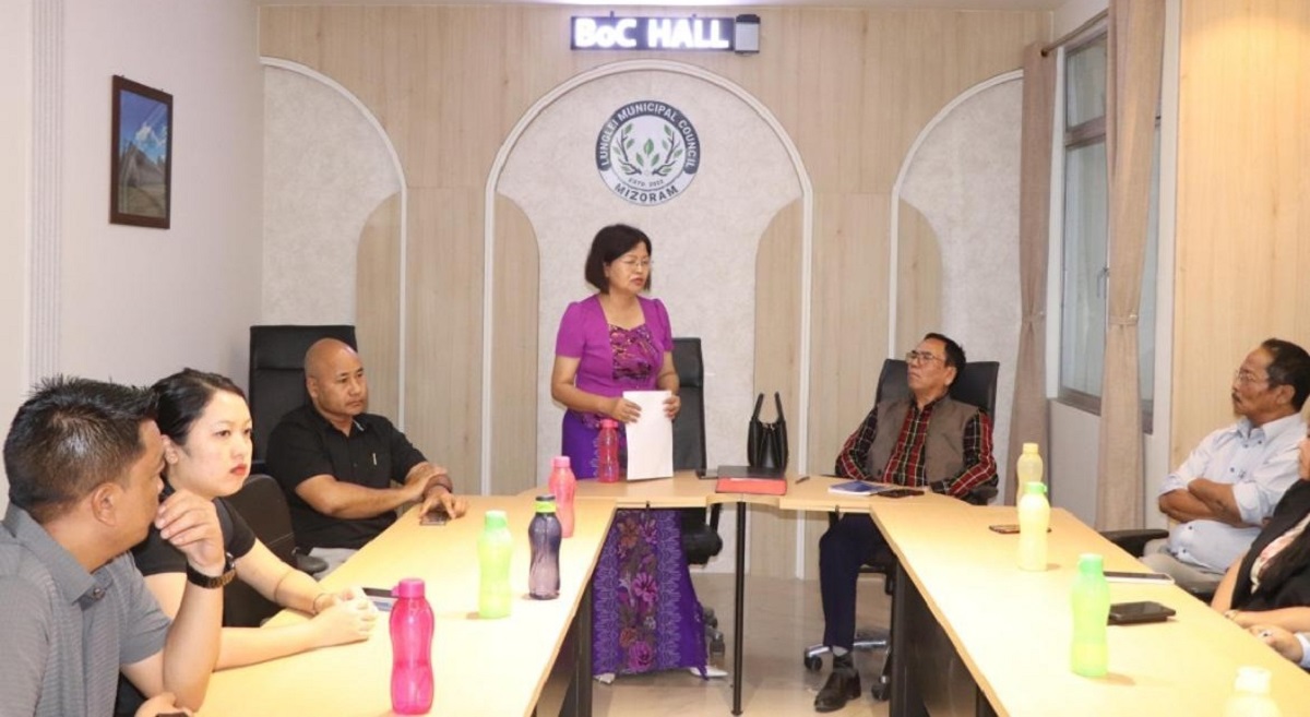 Health Minister Pi Lalrinpuii’n Lunglei Municipal Council (LMC) hmunpui tlawhin, LMC hotute a kawm