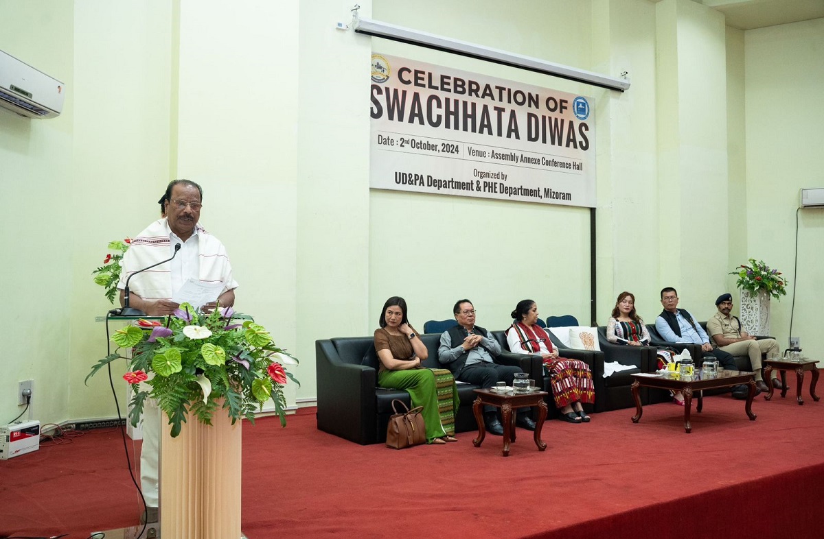 Governor hovin swachhata diwas lawm