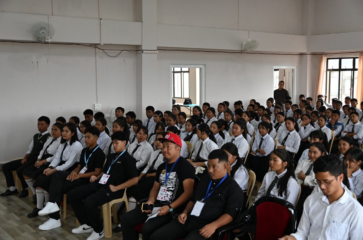 Hnahthial DC Office chuan zirlai naupangte tan Career Awareness and Guidance Programme buatsaih