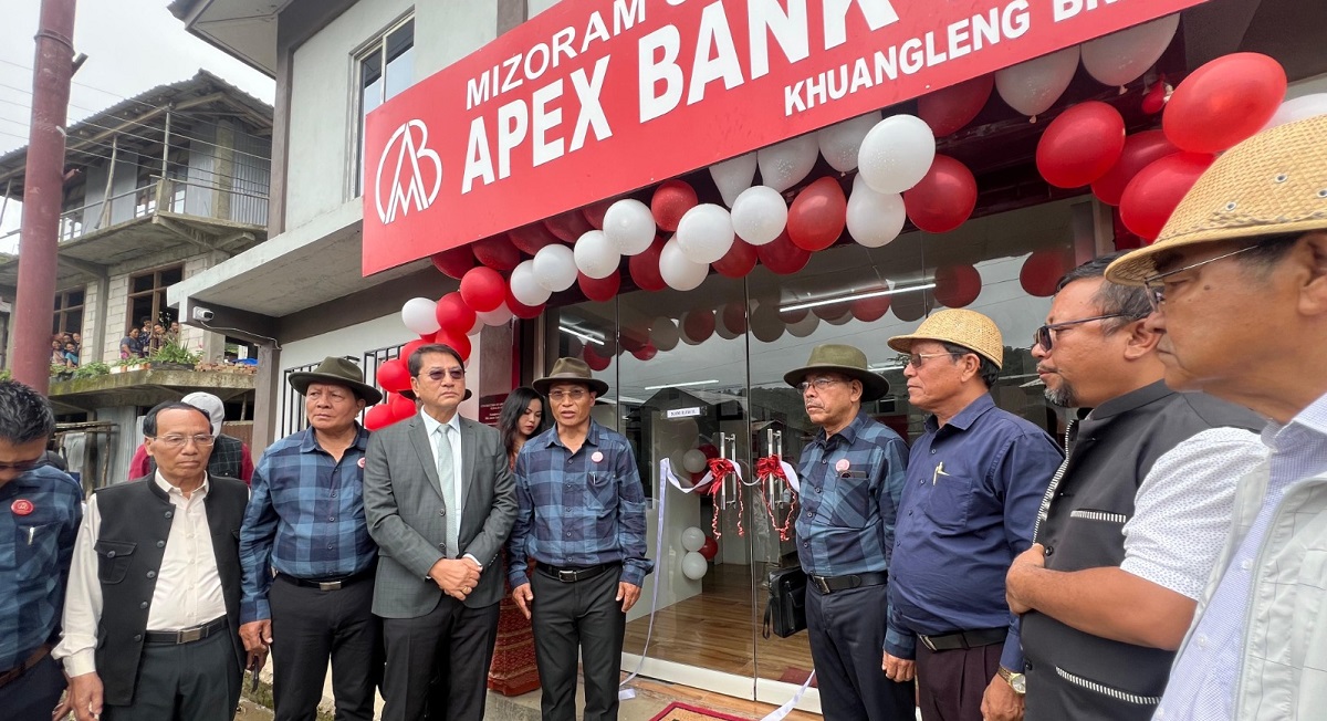 East Tuipui Bialtu MLA Pu Ramthanmawia’n Mizoram Cooperative Apex Bank, Khuangleng Branch a hawng